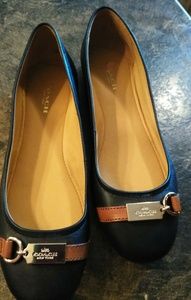 Slip on COACH flats size 7